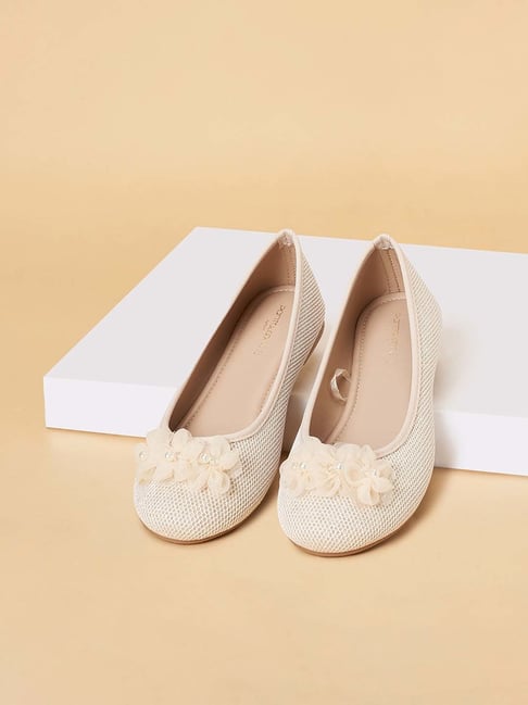 Pantaloons Junior Beige Flat Ballets