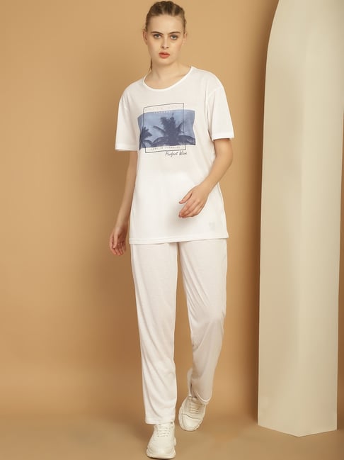 Vimal Jonney White Cotton Printed T-Shirt & Track Pants Set-picture-36