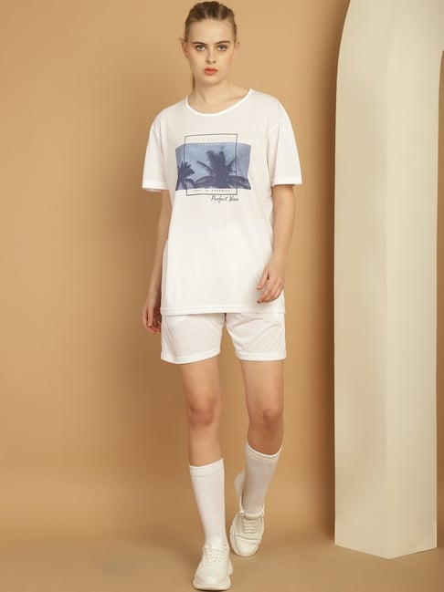 Vimal Jonney White Cotton Printed T-Shirt & Shorts Set-picture-30