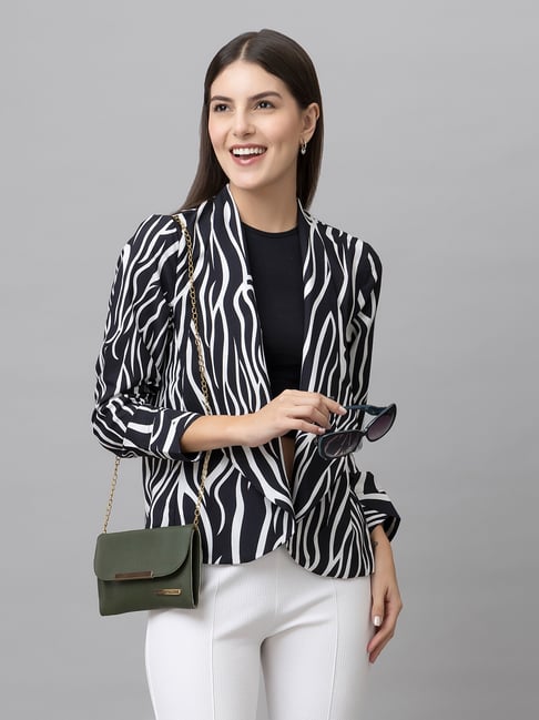 PURYS White & Black Animal Print Shrug-picture-24