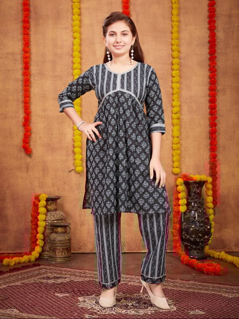 Aarika Kids Black Printed Kurta with Pants-picture-13