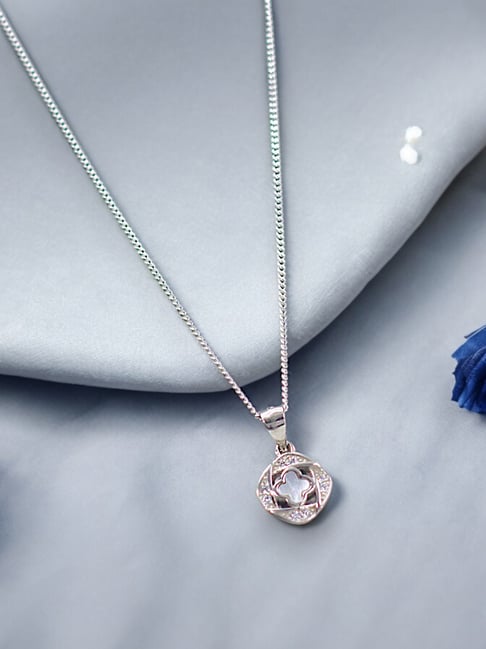 Taraash Sterling Silver Clover Pendant with Chain for Women