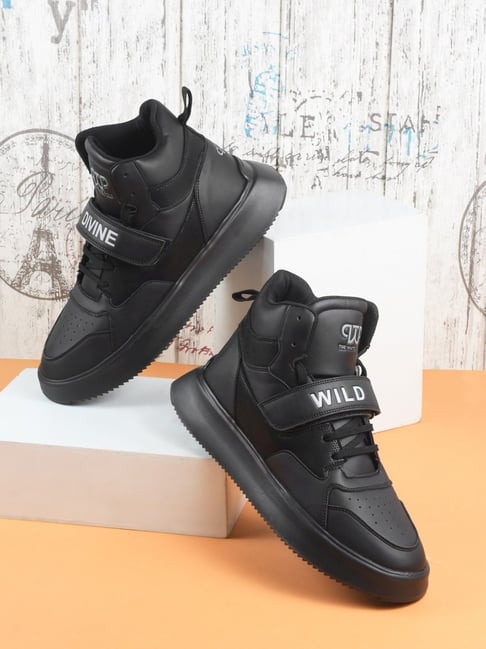 The White Pole Men's Black Ankle High Sneakers