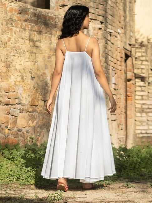 Akiso Kora White Long Flowy Cotton Dress With Spaghetti Straps