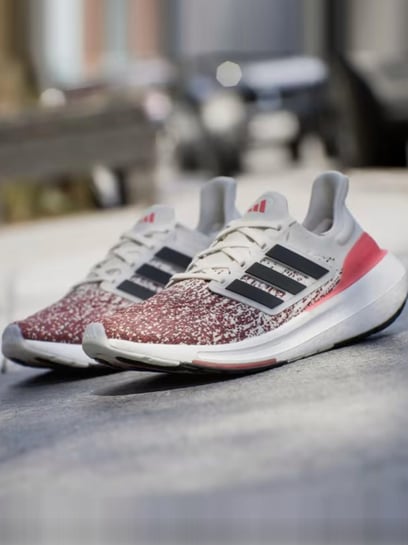 adidas gazelle silver green womens adidas ULTRABOOST 22 Running Shoes | Triple White