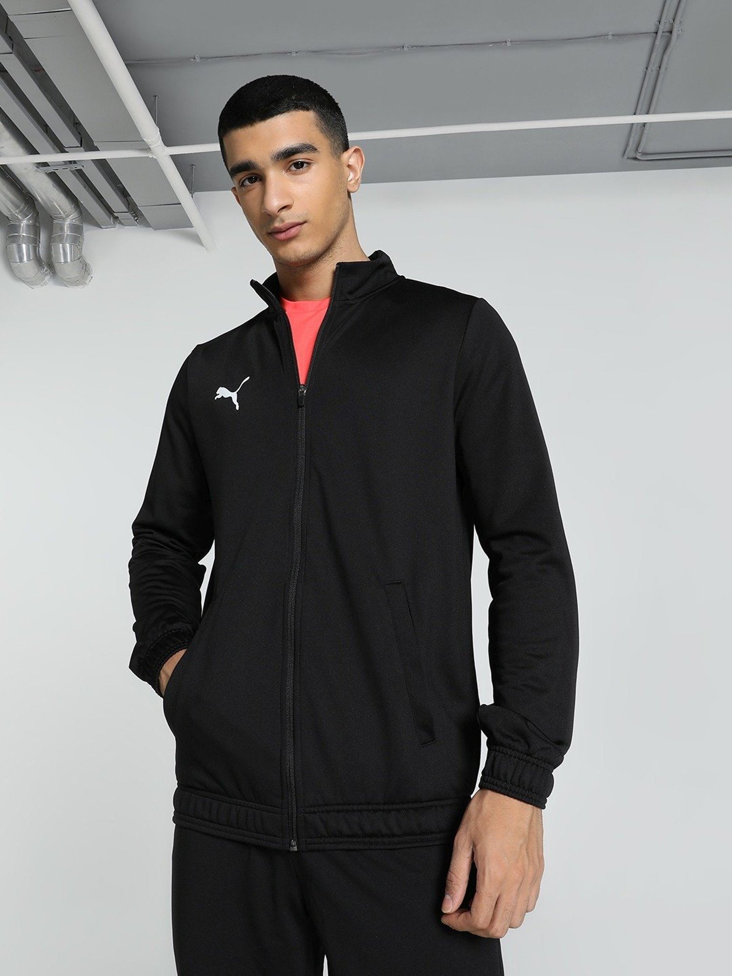 MP000000022597077_1348Wx2000H_