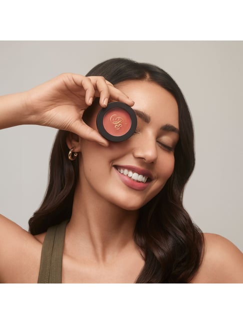 Buy Forest Essentials Noor Nikhaar Satin Cheek Tint Khubani - 5 gm