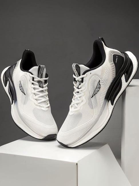 Sports shoes for men below 1000 on sale