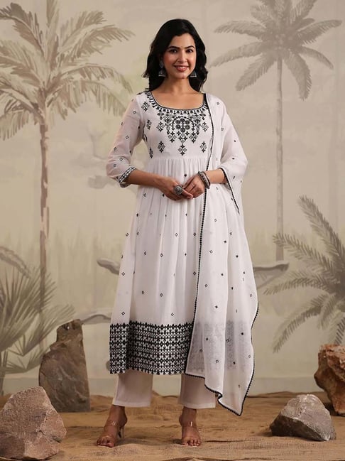 SCAKHI Ice White Cotton Embroidered Kurta Pant Set With Dupatta