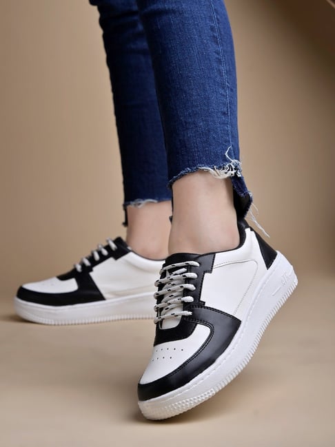 Best black sneakers womens deals