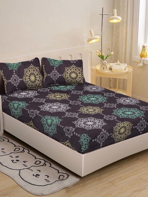 Klotthe Brown 300 TC Polycotton Single Bedsheet with 2 Pillow Covers-picture-27