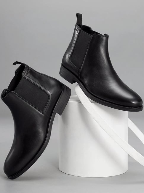 Red Tape Men's Black Chelsea Boots