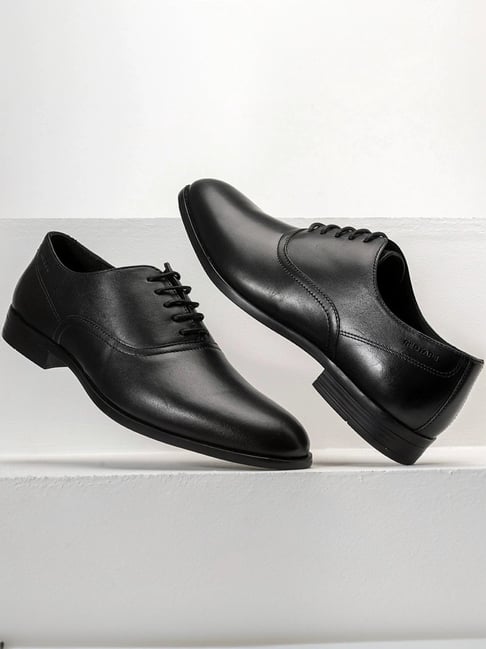 Red Tape Men's Black Oxford Shoes