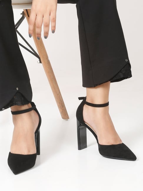 Black heels shops with ankle strap closed toe