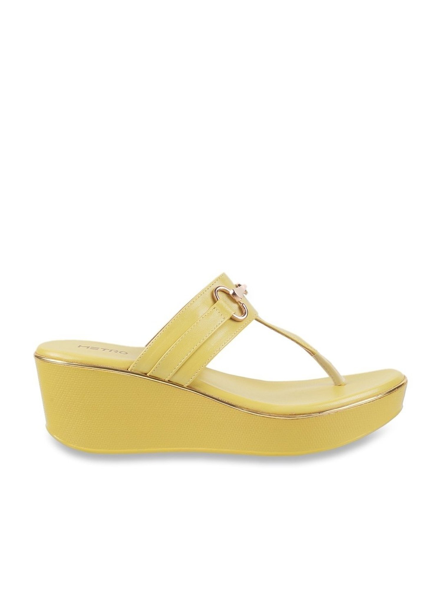 値下げしましたYELLO STRATA WEDGE SANDALS 新品未使用 YELLOW サンダル STRATA WEDGE SANDALS（アキュアーズ AcureZ