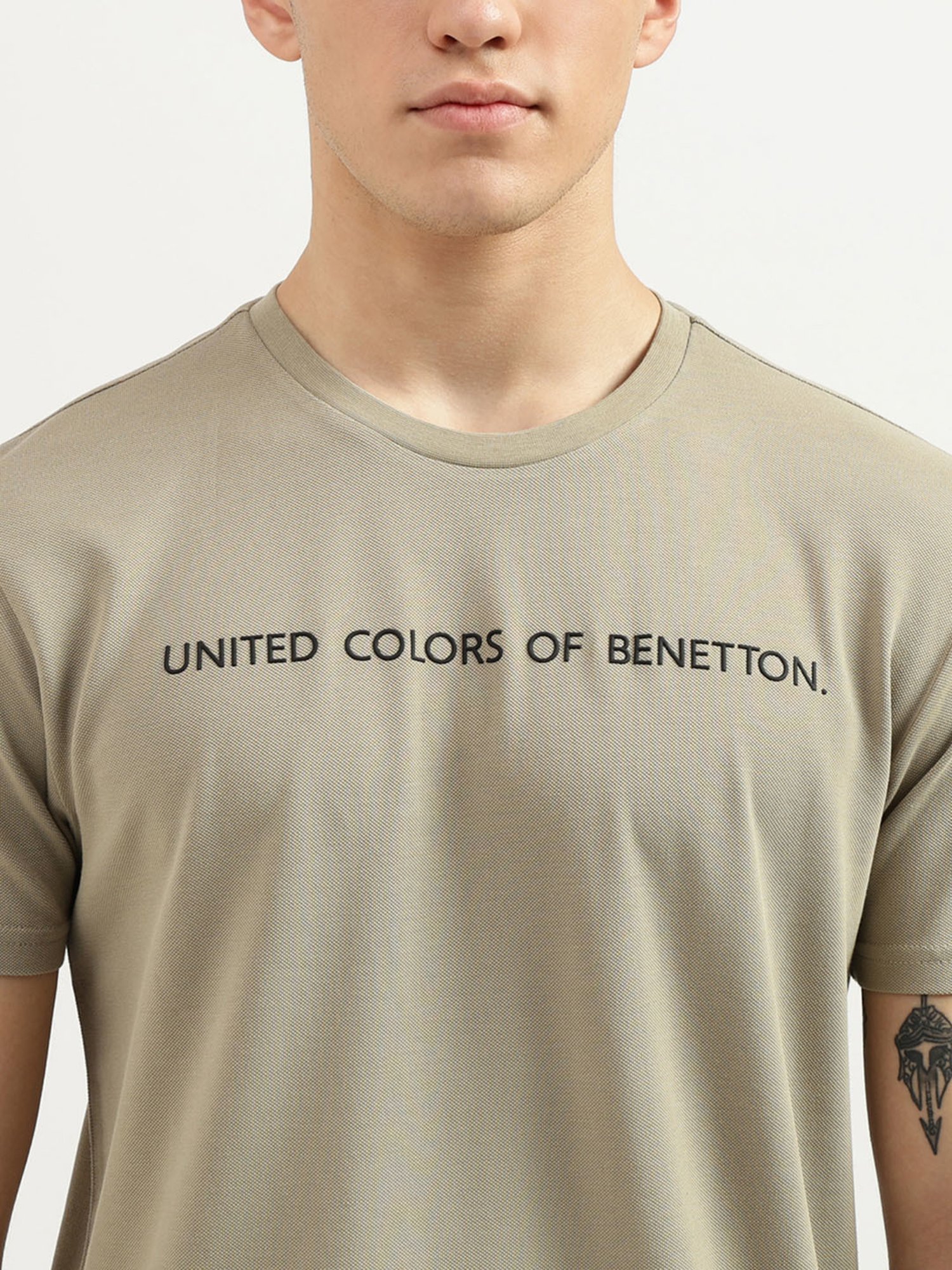 United Colors Of Benetton T-Shirt Uomo In Cotone, Manica Corta, Relaxed Fit, Tinta Unita Con Etichetta Tinta Capo