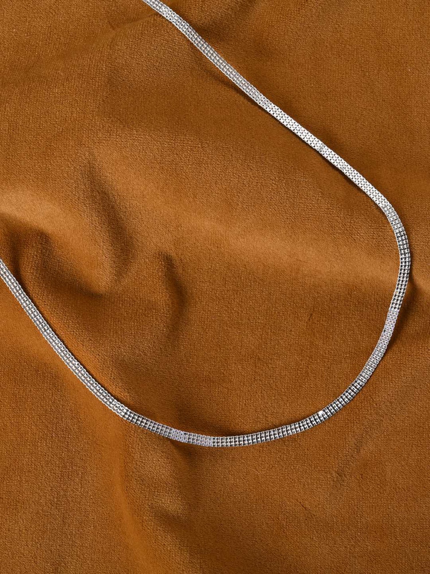 MP000000023347947_1348Wx2000H_