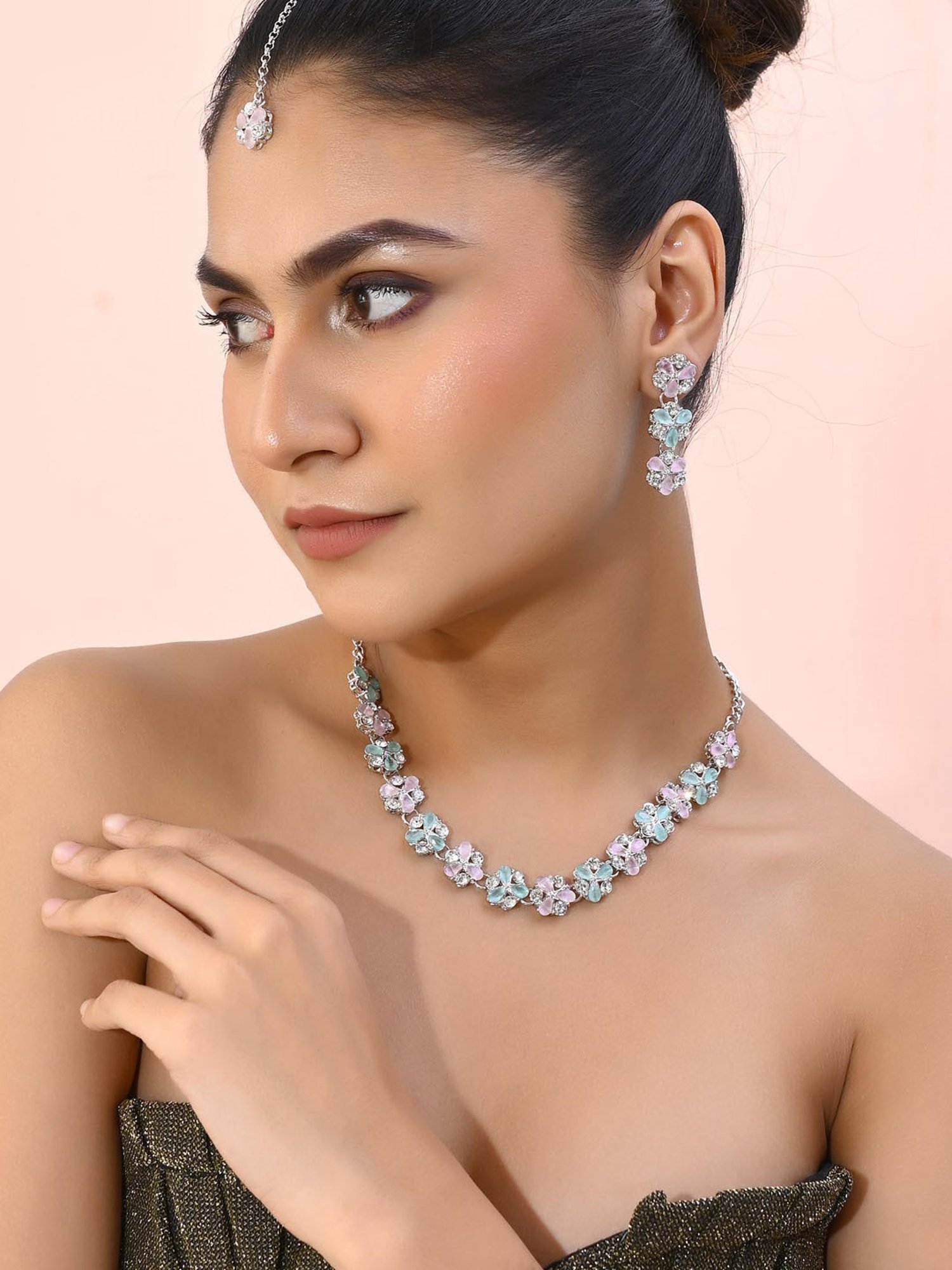 MP000000023386390_1348Wx2000H_