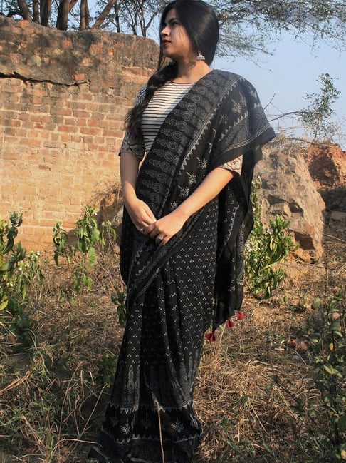 Chidiyaa Black Block Printed Saree-picture-37