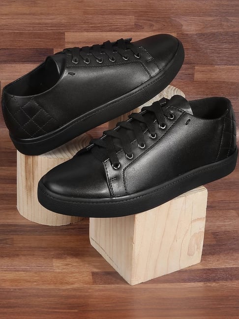 Metro Women's Black Sneakers