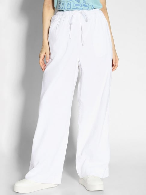 American Eagle Outfitters White Blended Regular Fit Mid Rise Pants