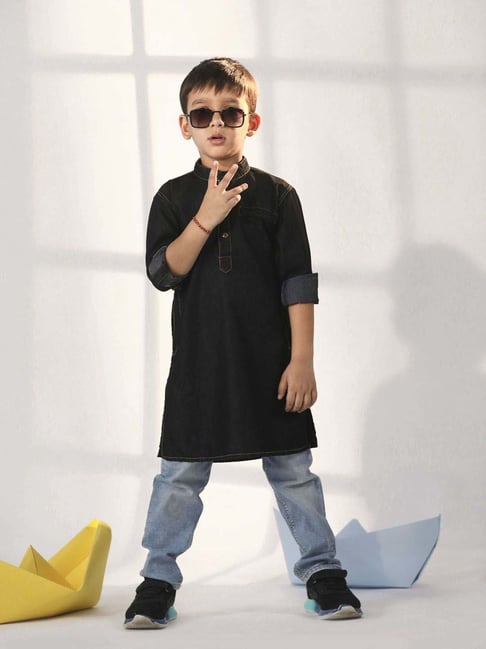 VASTRAMAY Boys Black Solid Kurta-picture-25