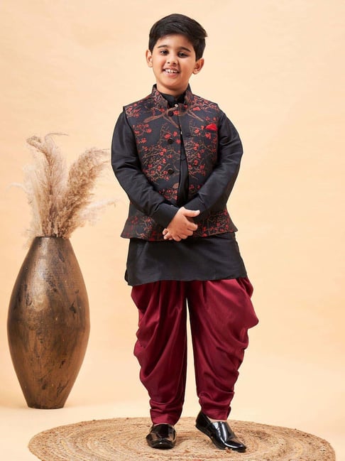 VASTRAMAY Boys Maroon & Black Embroidery Full Sleeves Kurta Sets