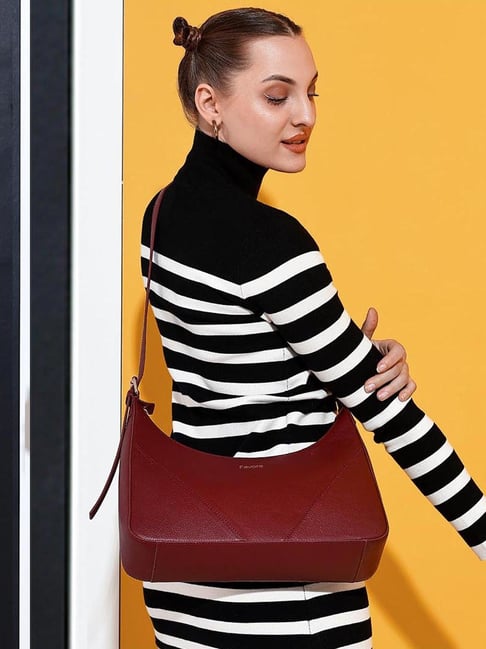 Saint G Red Solid Medium Shoulder Handbag