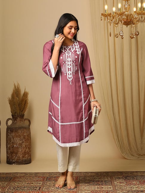 Globus Mauve & White Embroidered Kurta-picture-48