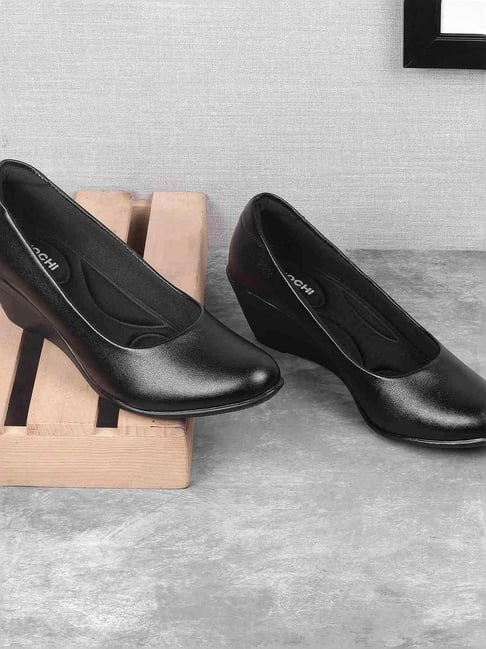 Mochi Women's Black Wedge Pumps
