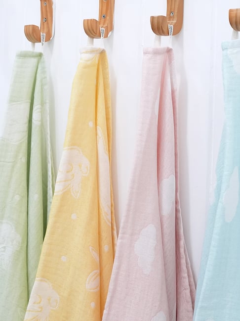 Doctor Towels Blue Blend Abstract Bath Towel