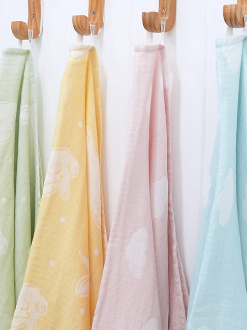 Doctor Towels Pink Blend Abstract Bath Towel