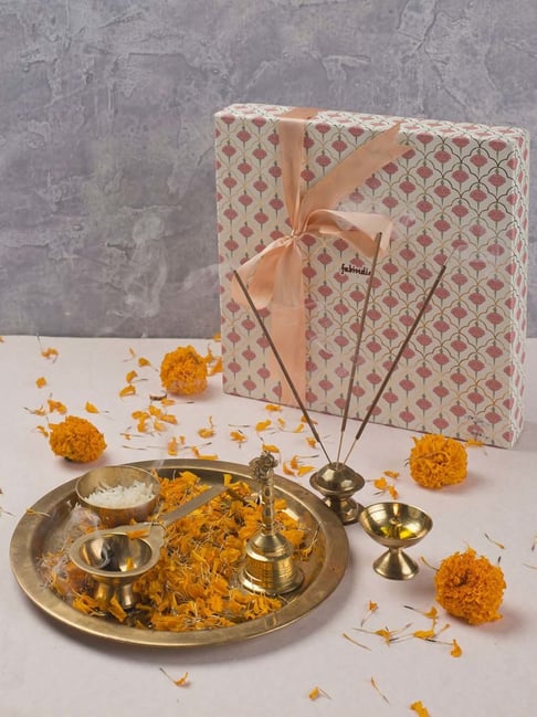 Fabindia Home Gold Metal Casted Mehnoor Thali Gift Set - Set of 6-picture-14