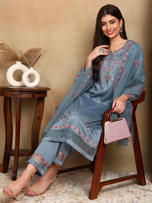 Vaamsi Blue Silk Embroidered Kurta With Pant & Dupatta