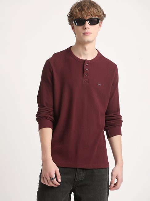 The Bear House Maroon Cotton Slim Fit Self Pattern Henley T-Shirt
