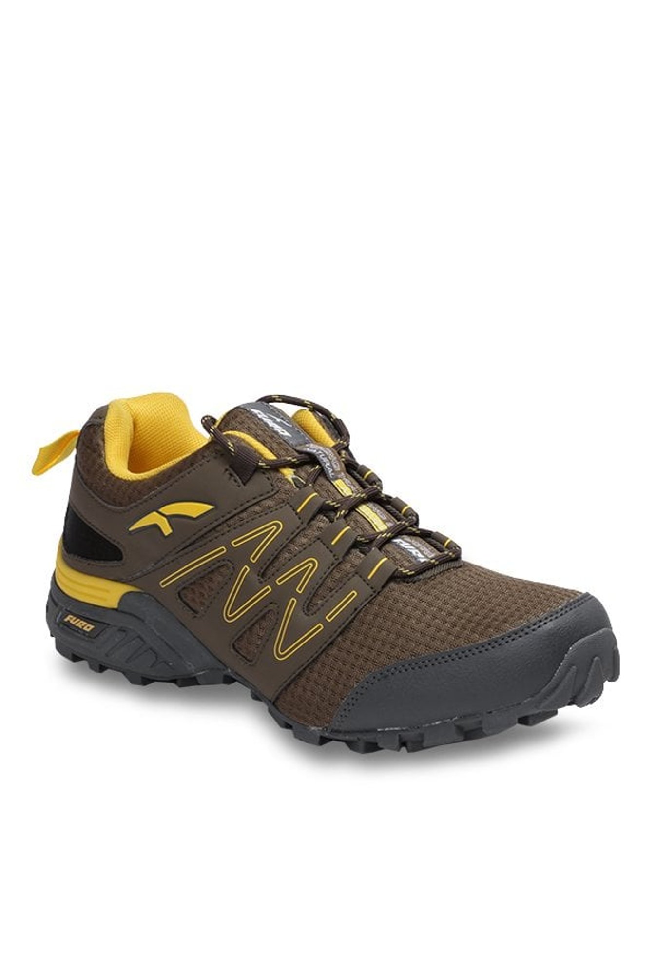 Red chief 2025 trekking shoes