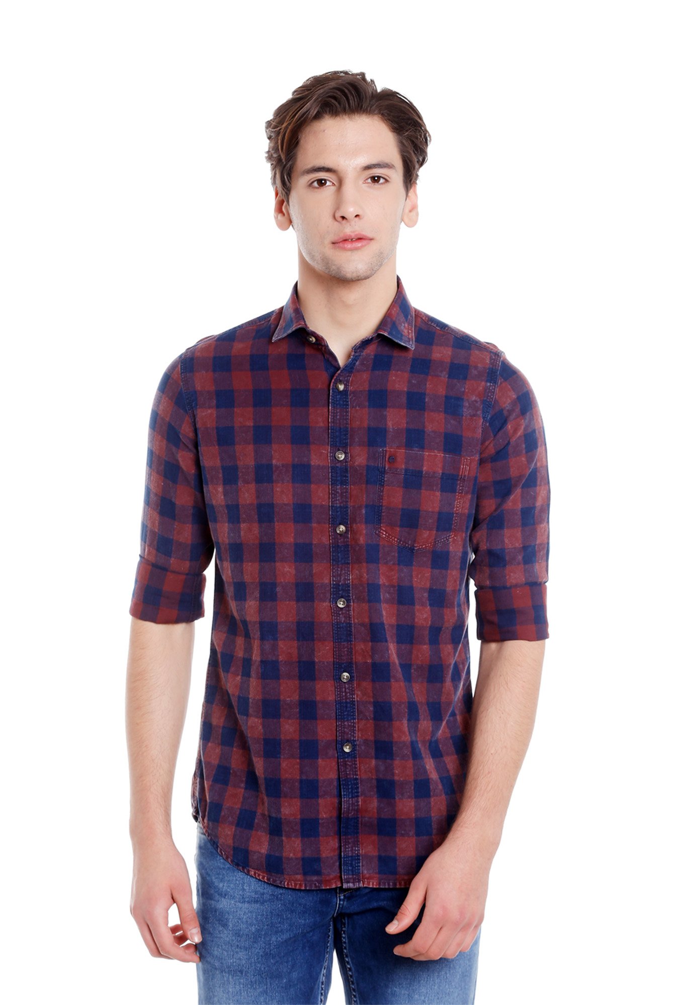 maroon shirt with dark blue jeans