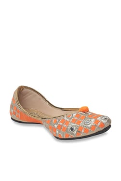 Lishabee by MSC Orange & Golden Juttis