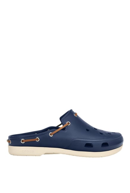 crocs beach line clog