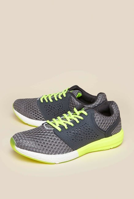 zudio sports shoes