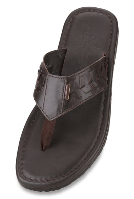 tata cliq woodland sandals