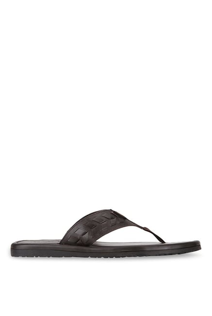 tata cliq woodland sandals