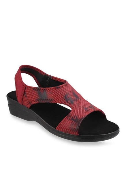 Red and black online wedges