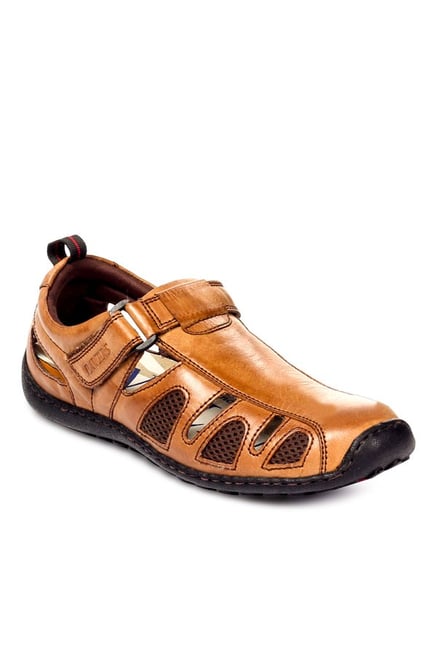 pavers leather sandals