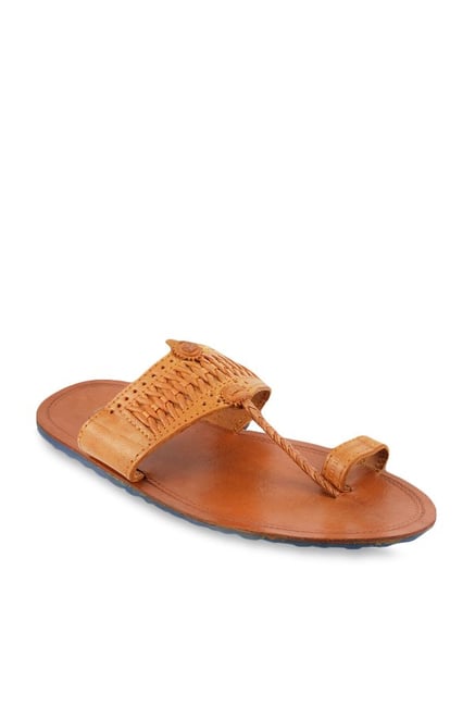 Buy Metro Women's Golden Toe Ring Sandals from top Brands at Best Prices  Online in India | Tata CLiQ