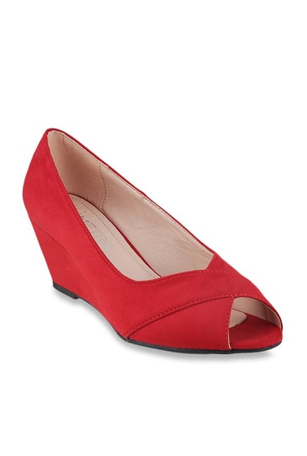 Red wedges best sale closed toe