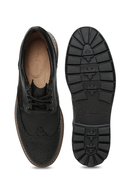 clarks batcombe wing black