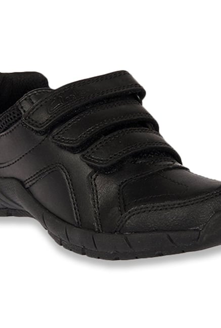 clarks black childrens shoes