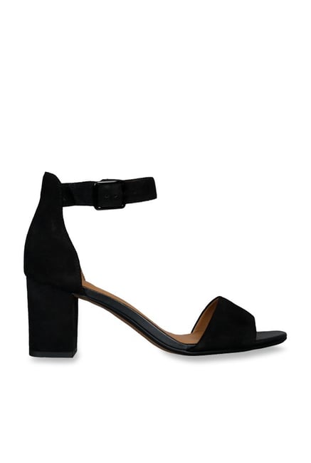 clarks deva mae beige