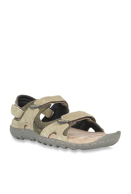 tata cliq woodland sandals